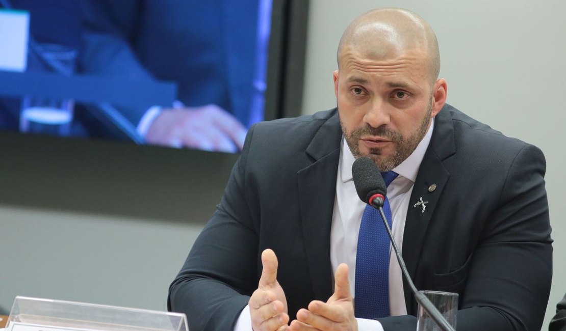 Especialista afirma que perdão dado a Daniel Silveira deixou de cumprir requisito