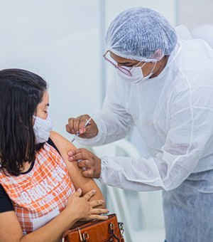Arapiraca reduz faixa etária de vacinação contra a Covid para 30 anos ou mais