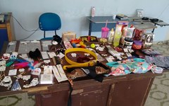 Três adolescentes foram detidas depois de furtarem vários objetos no Centro de Arapiraca