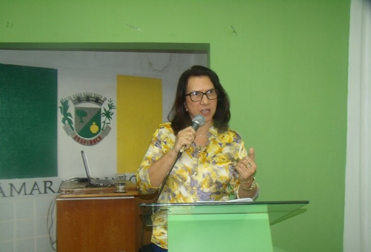 Câmara de Arapiraca homenageia com o título de Cidadã professora Rita