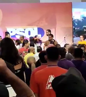Congresso do PSOL termina com troca de socos e acusações de golpe