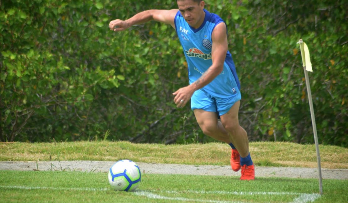 Argel Fucks esboça o CSA para encarar o Fortaleza