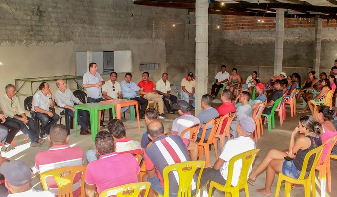 Grupo Coringa e prefeitura de Penedo se reúnem com agricultores para incentivar cultivo de arroz