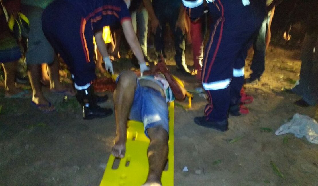 [Vídeo] Na véspera de Santo Antônio, homem sofre tentativa de homicídio em Arapiraca 