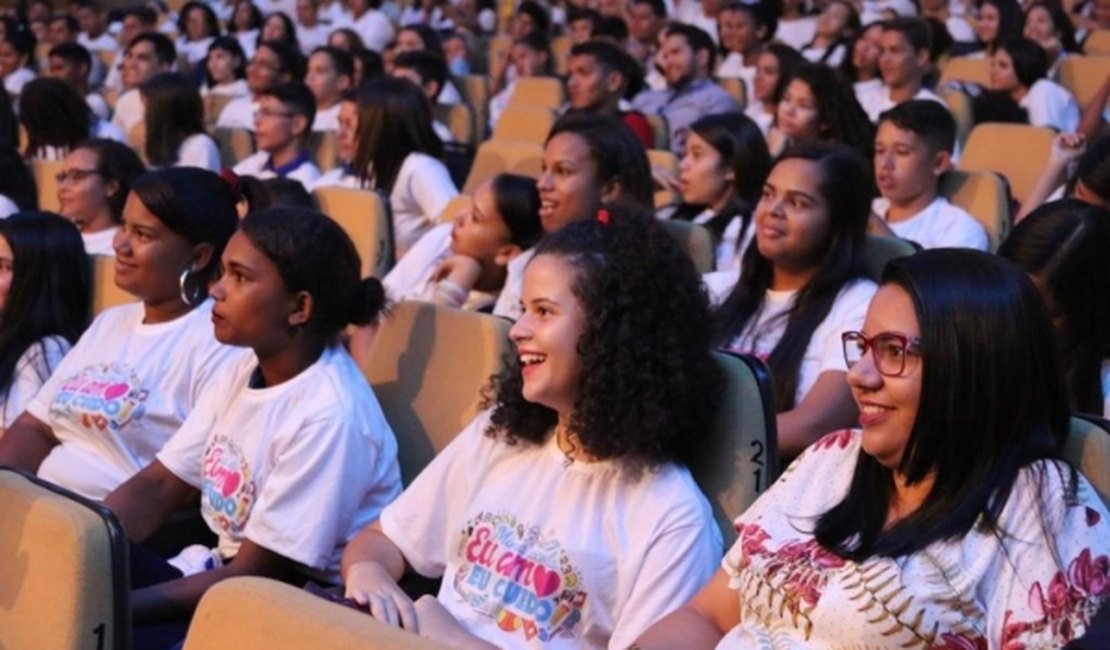 Estudantes da rede estadual de ensino dão as boas-vindas ao ano letivo 2019