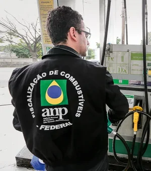 Em Arapiraca, ANP fiscaliza e autua quatro postos de combustíveis por irregularidades