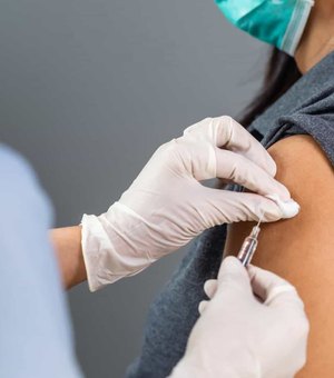 Passo de Camaragibe começa vacinar pessoas de 40 anos