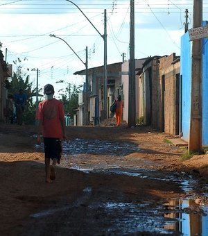Mais de 40% dos brasileiros até 14 anos vivem em situação de pobreza