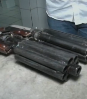 Armas de fabricação caseira são apreendidas em região de mata