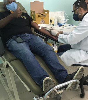 Hemoal faz coleta de sangue na Gruta, em Maceió, nesta quarta-feira (9)