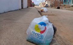Lixo acumulado no Vale do Perucaba, em Arapiraca