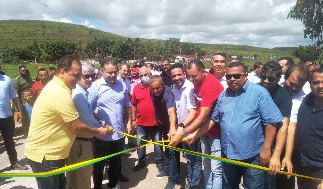 Governador de AL e prefeito Pino participam de inauguração da ponte que liga Campestre a Água Preta
