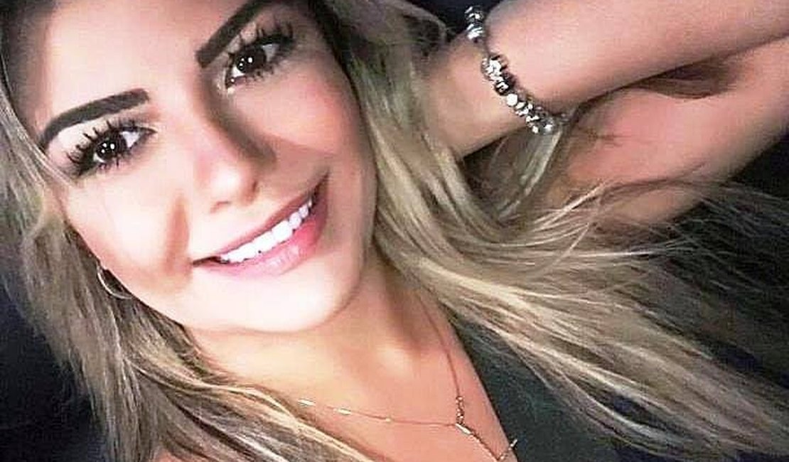Mulher encontrada morta ao lado de músico era advogada no Ceará