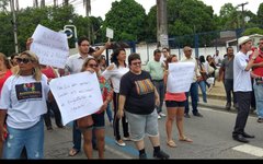 Motoristas de transporte intermunicipal bloqueiam Av. Durval de Góes Monteiro