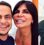 Gretchen diz que Carlos Bolsonaro é apaixonado pelo filho Thammy