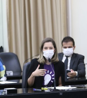 Projeto de lei da deputada Cibele Moura torna carteirinha estudantil gratuita e digital é aprovado