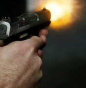 Jovem é assassinado a tiros de arma de fogo no Jacintinho na noite desta sexta (18)