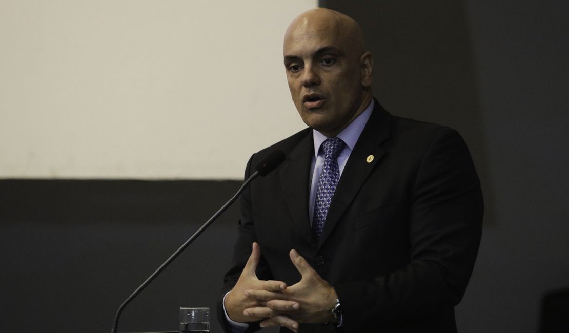 Moraes desbloqueia recursos do PP e Republicanos em ação sobre urnas