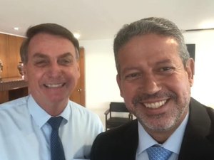 Bolsonaro pode mudar lideranças do Governo no Congresso a pedido de Arthur Lira 
