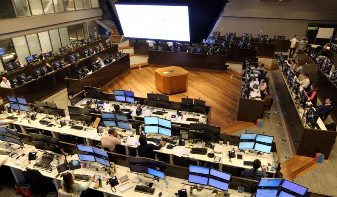 Ibovespa atinge maior perda diária desde Joesley Day; circuit breaker acionado