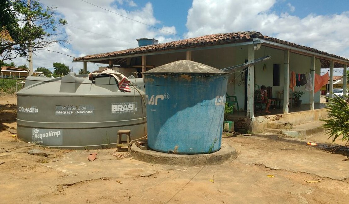 [Vídeo] Moradores do Sitio Poção sofrem com desabastecimento de água