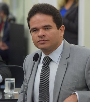 Marcelo Victor critica tentativa de mitigação do mandato do senador Renan Calheiros