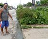 Com vazamentos por todo o bairro, moradores criticam BRK e pedem solução