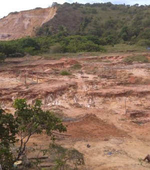 Sem-tetos invadem terreno de mais de 30 hectares de terra em Japaratinga