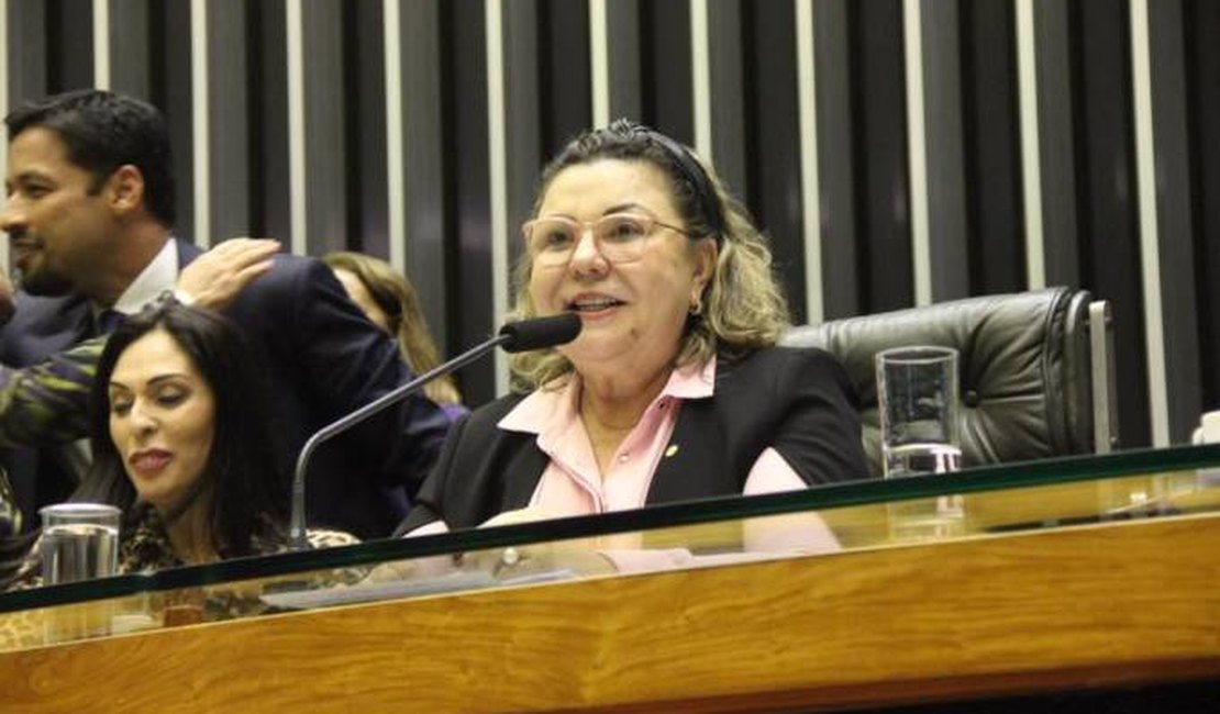 ‘Privilégios permanecem’, diz única tucana que votou contra reforma