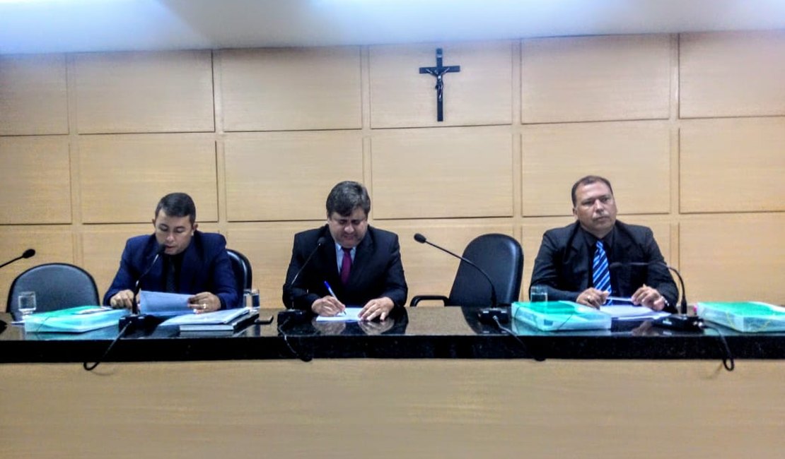 Vereadores aprovam aumento de 8% para servidores da Câmara Municipal de Arapiraca