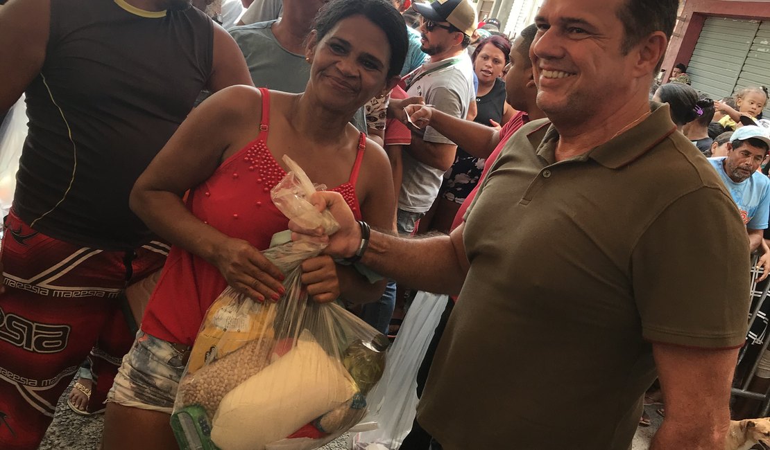 Campanha Padroeira Solidária distribui cerca de 3 mil cestas básicas para famílias em Arapiraca