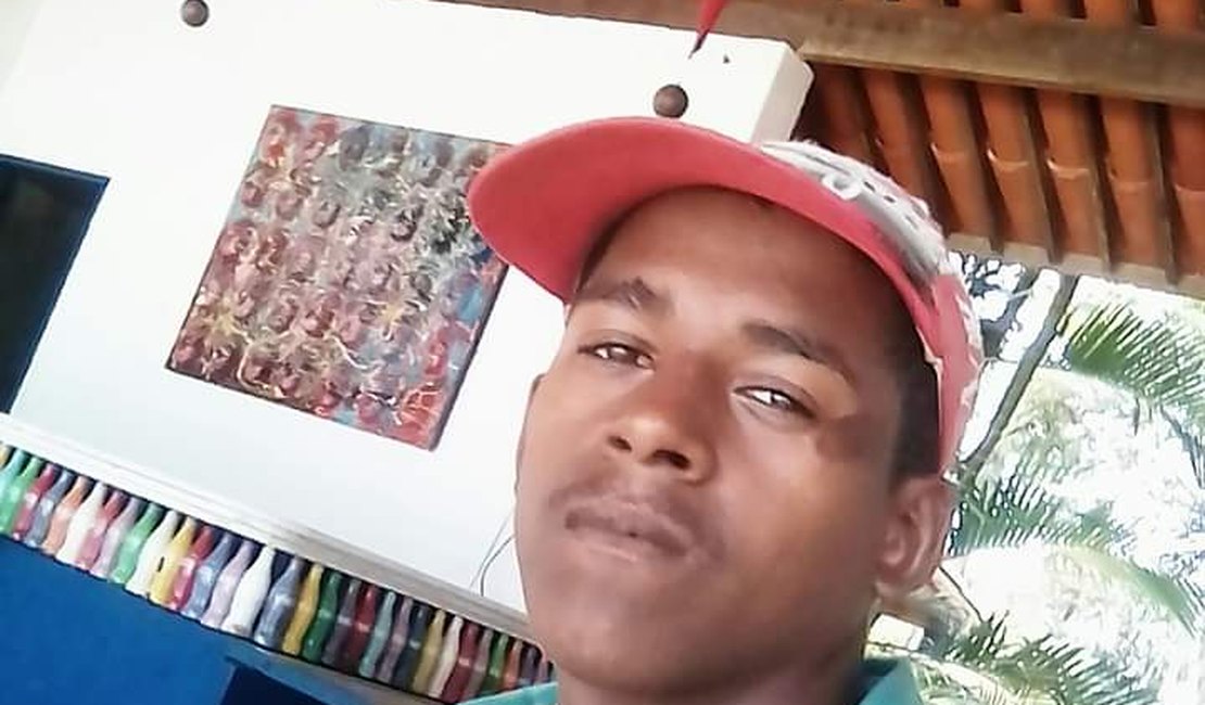Jovem com mão decepada segue em estado grave e motivo do crime é mistério
