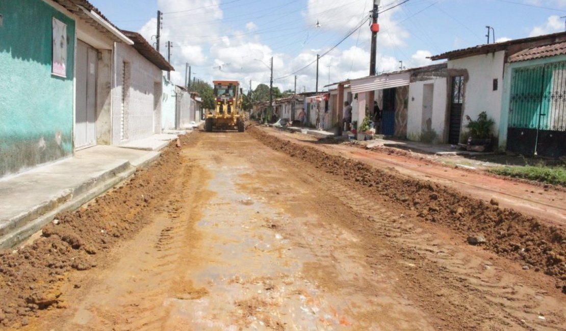 Obras de pavimentação beneficiam 600 moradores do Conjunto Frei Damião