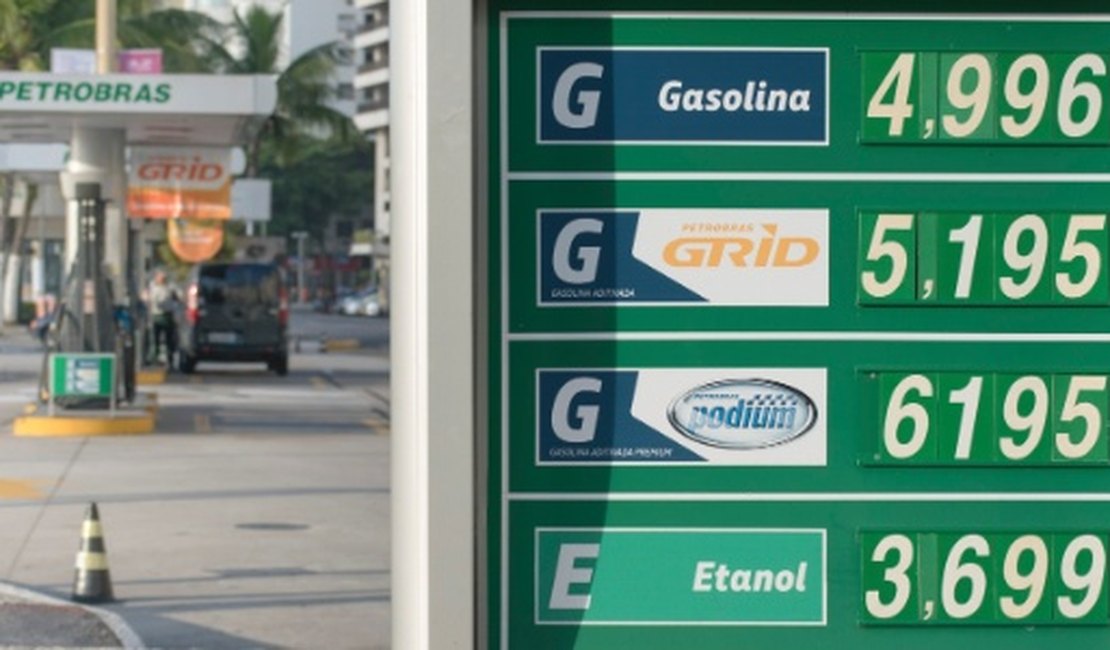 É golpe: lista de 'postos com gasolina' no WhatsApp visa te roubar