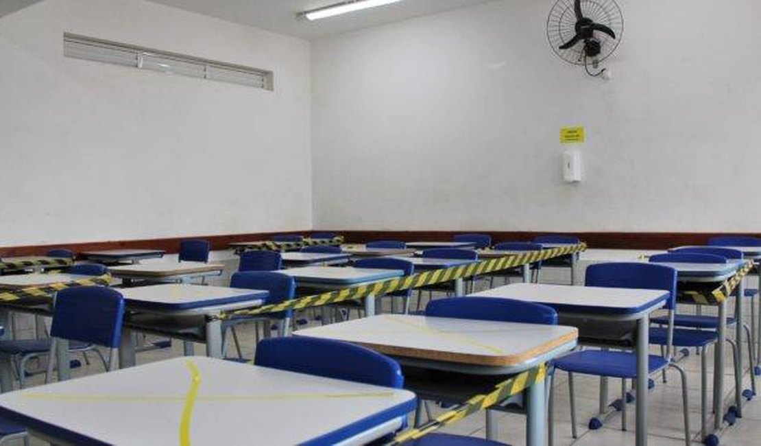 Brasil segue com escolas fechadas acima da média mundial devido à pandemia