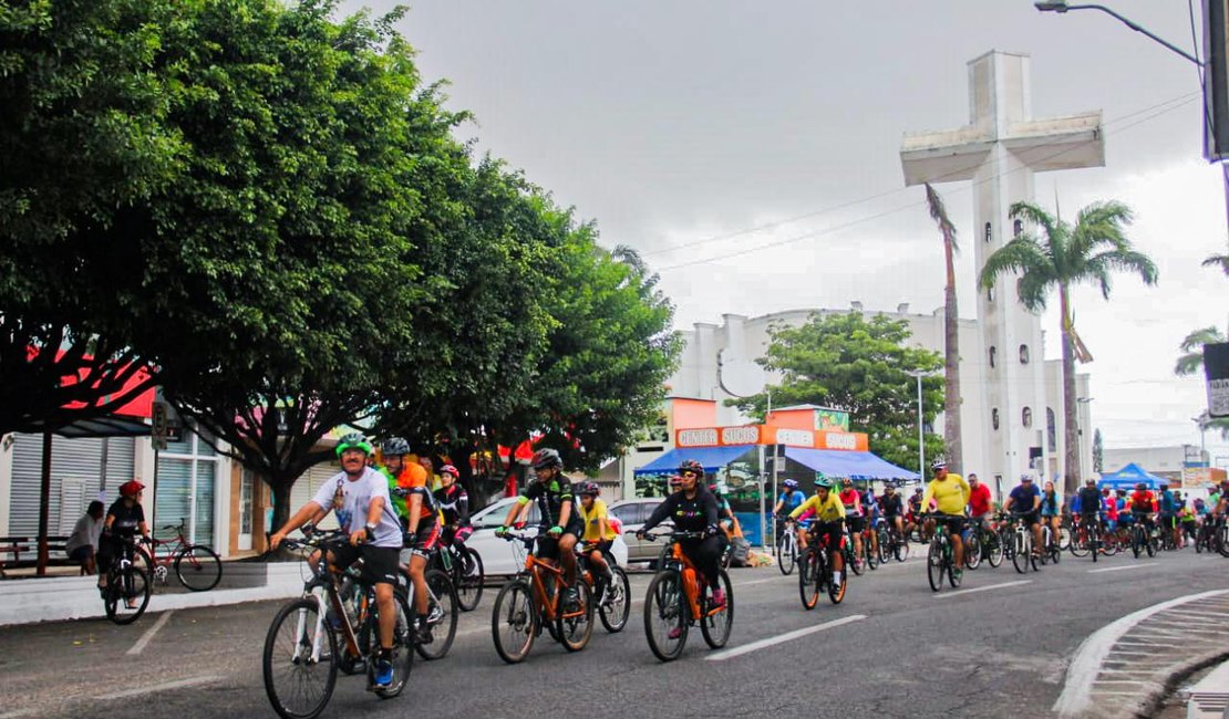 Passeio ciclístico marca abertura da Festa da Padroeira de Arapiraca