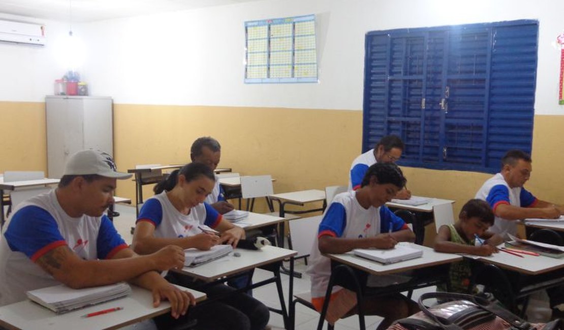 Termina hoje prazo para inscrição no Encceja
