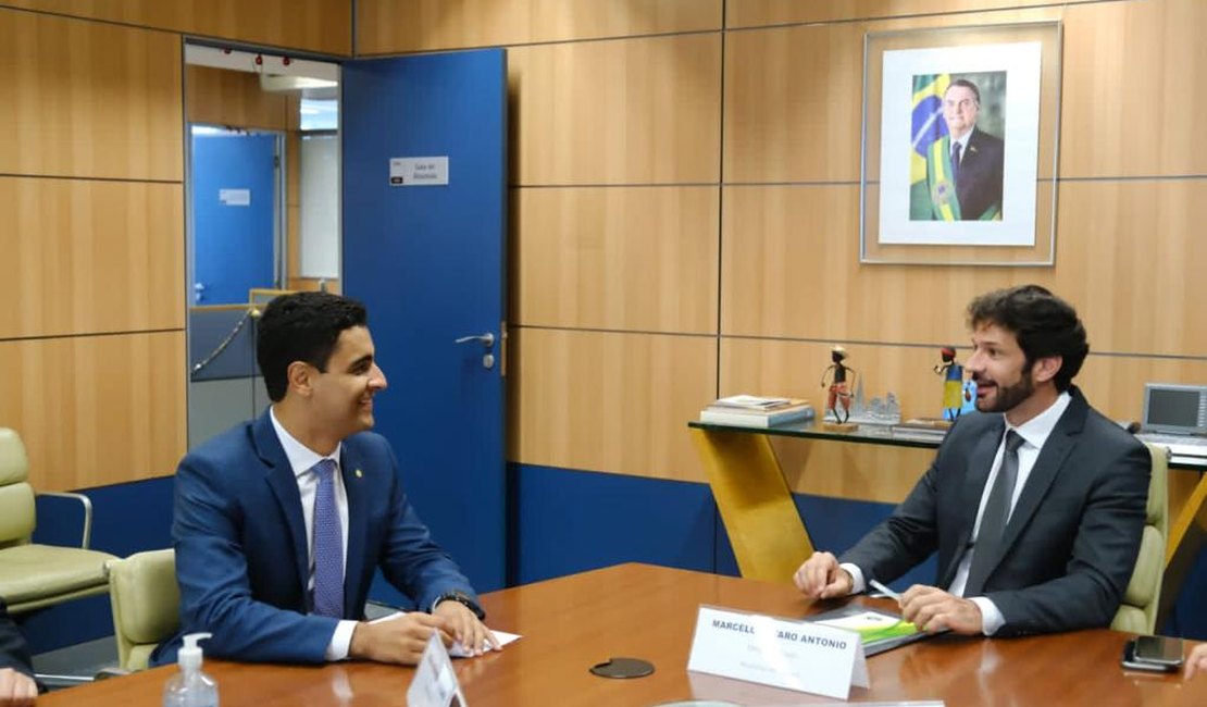 JHC anuncia primeira Escola Nacional de Turismo em Maceió