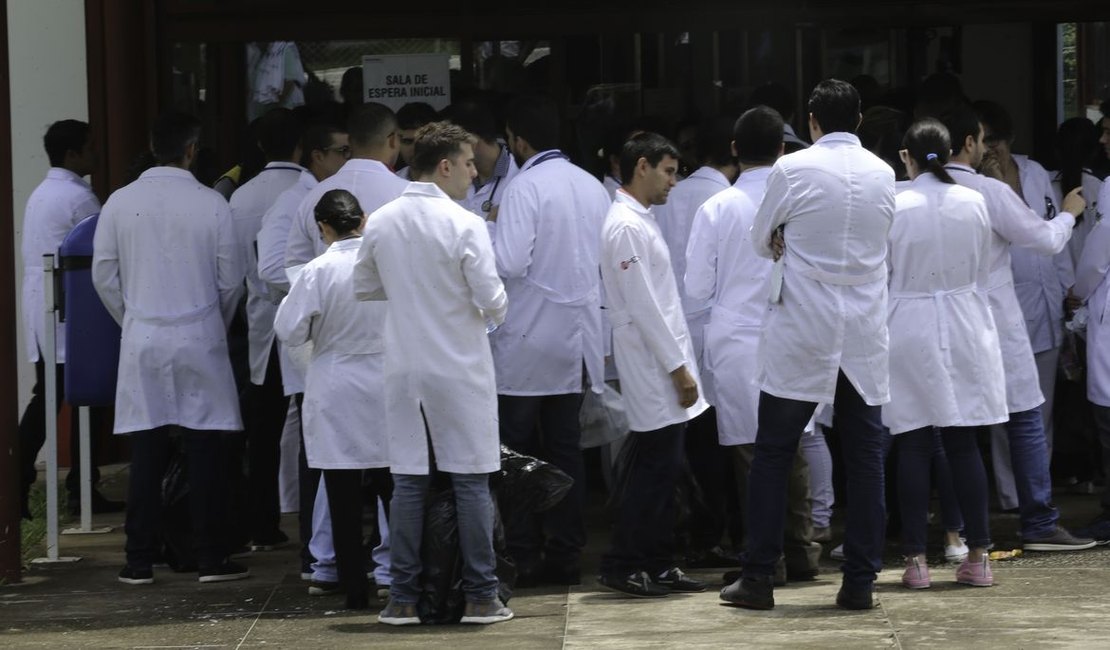 Ebserh lança edital para contratação de até 6 mil profissionais de saúde