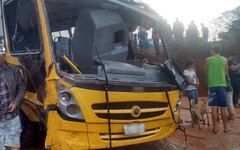 Acidente com ônibus mata um e fere 19 em Pernambuco