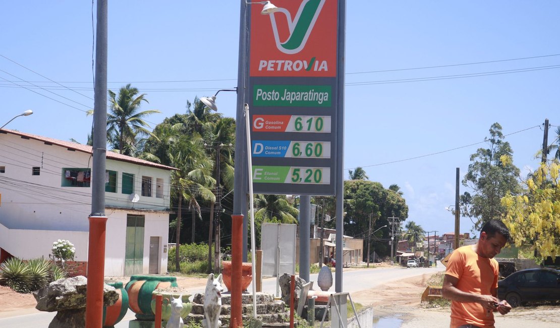 Litro da gasolina comum custa R$ 6,10 em Japaratinga