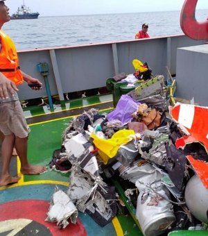 Avião cai no mar da Indonésia com mais de 180 pessoas a bordo
