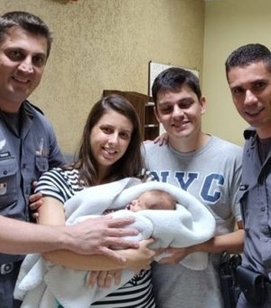 Polícia Militar salva bebê engasgado no interior de SP