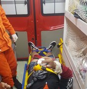 Colisão entre carro e moto deixa um ferido no bairro do Farol, em Maceió