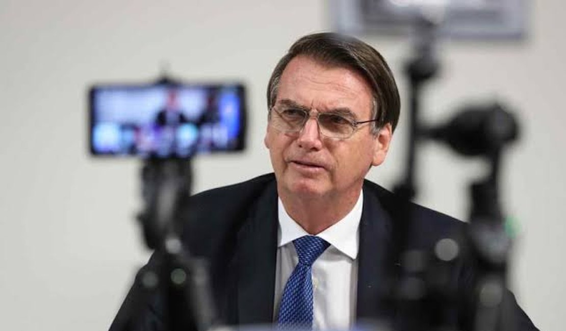 Bolsonaro aprova lei que suspende pagamento do Fies na pandemia