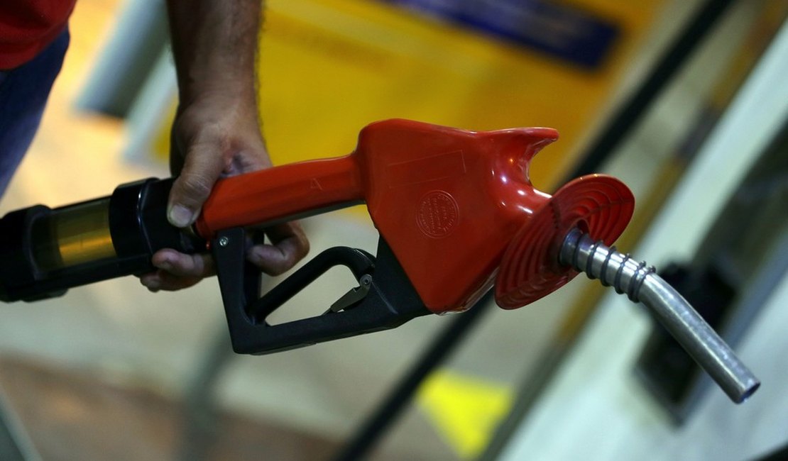 Petrobras eleva preço da gasolina em 1,8%; valor do diesel sobe 2,7%