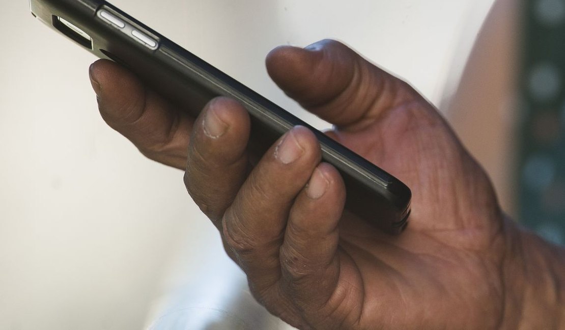 Bloqueio de celulares irregulares em Alagoas acontece em março