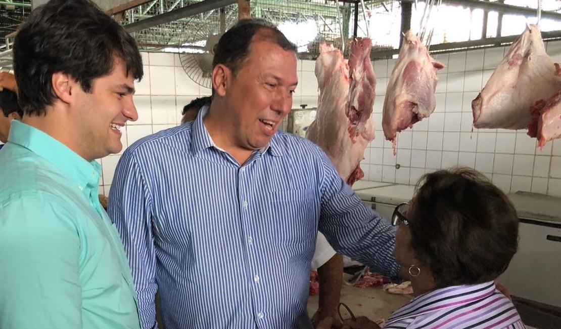 Fabiano Leão visita Mercado de Arapiraca ao lado do pré-candidato Breno Albuquerque