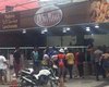Homem invade padaria e faz funcionária de refém na Pajuçara