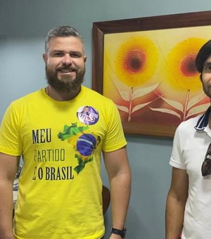 Em Arapiraca, Delegado Thiago Prado recebe apoio de empresários locais